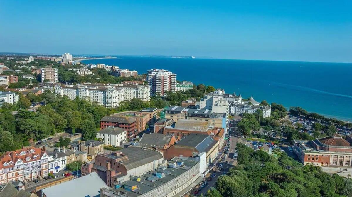 Flat-C, 4 Adults, 20 Mins To Beach, Netflix, Wifi, Sleeps 4 Adults Bournemouth Exterior photo