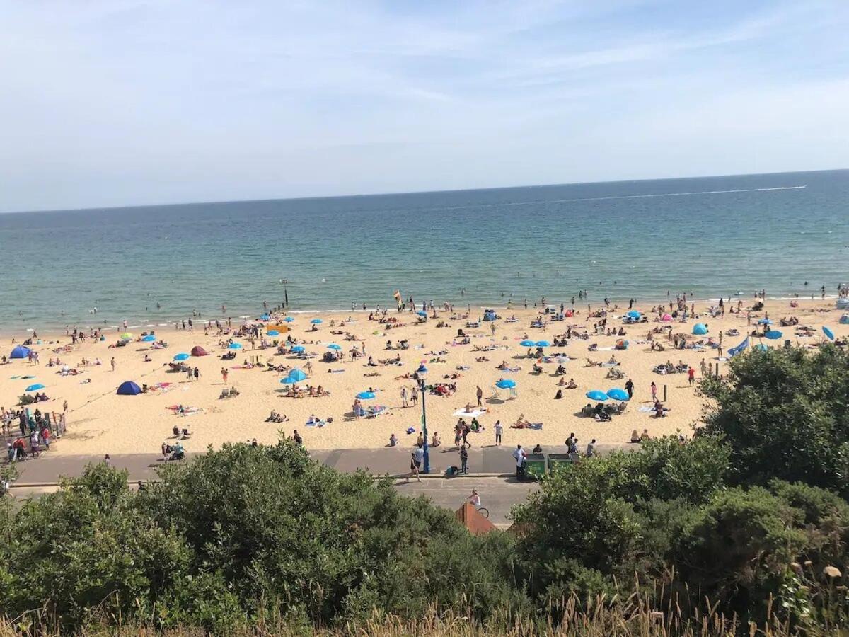 Flat-C, 4 Adults, 20 Mins To Beach, Netflix, Wifi, Sleeps 4 Adults Bournemouth Exterior photo